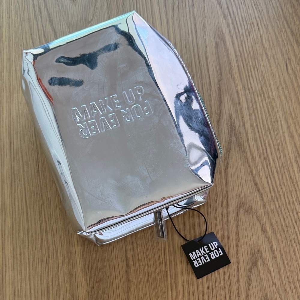 MAKEUP FOREVER Silver Makeup Bag